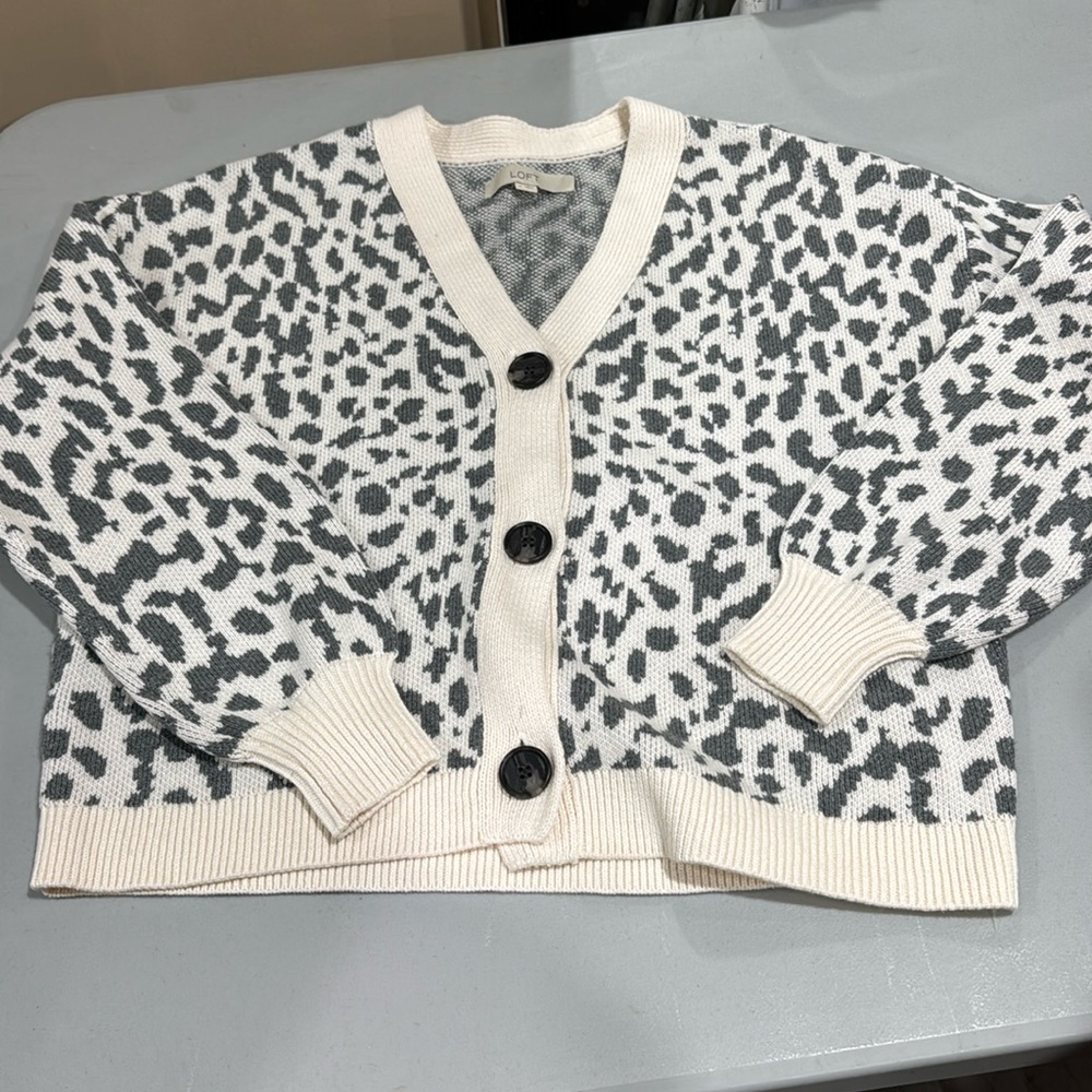 loft size medium sweater